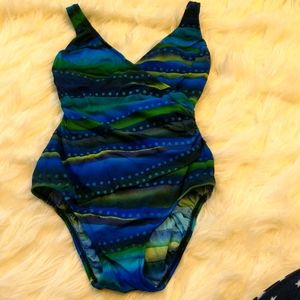 Slimming Longtitude one piece swimsuit